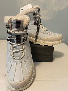 UGG, Adirondack  Meridian Hiker, Reef Blue, Size 9, worn once